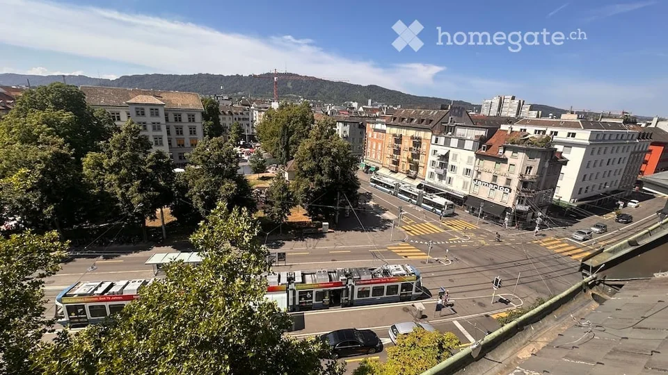 Right in the middle: Spacious 5.5-room apartment – ideal for shared flat