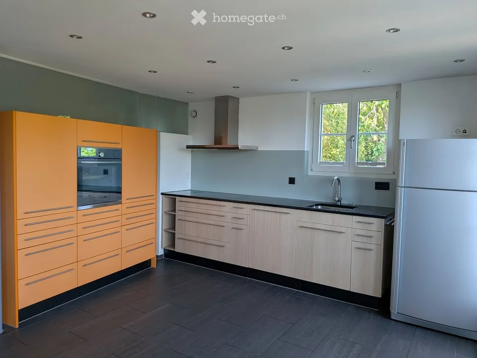 4.5-room semi-detached house in Hinteregg – Nature, garden, and city proximity combined