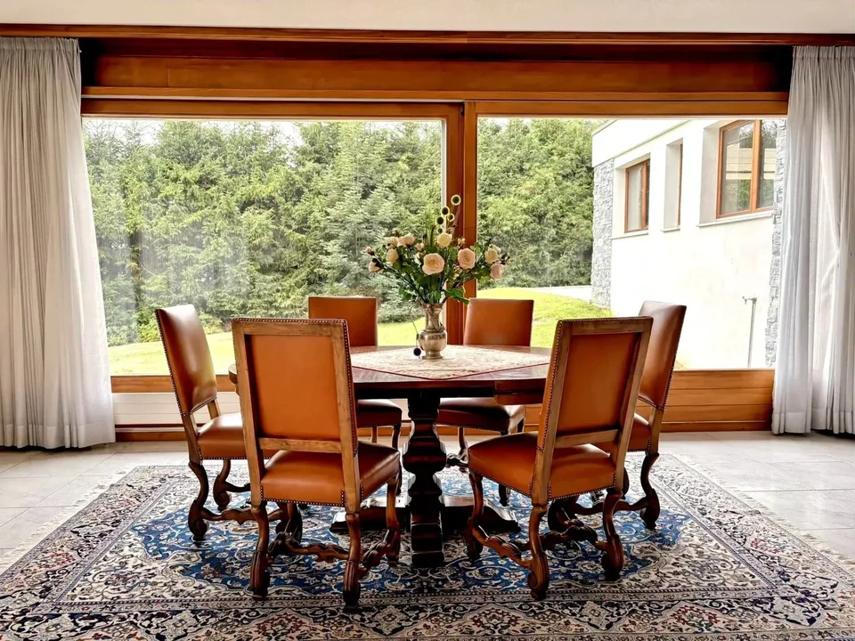 Charmant chalet avec vue sur la montagne à Crans-Montana – photo 2 sur 24