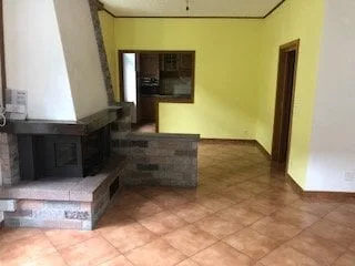 Independent apartment in a nineteenth-century villa, Faido
