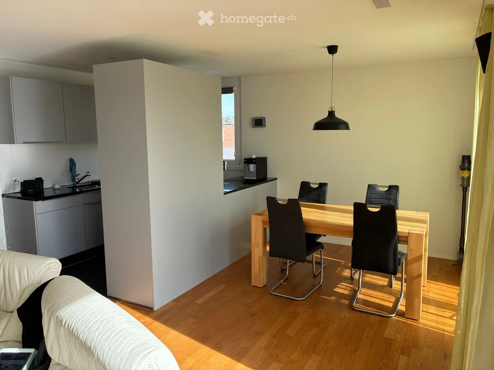 À partir du 1er novembre jusqu'à la fin avril, appartement meublé de 3 pièces et demie