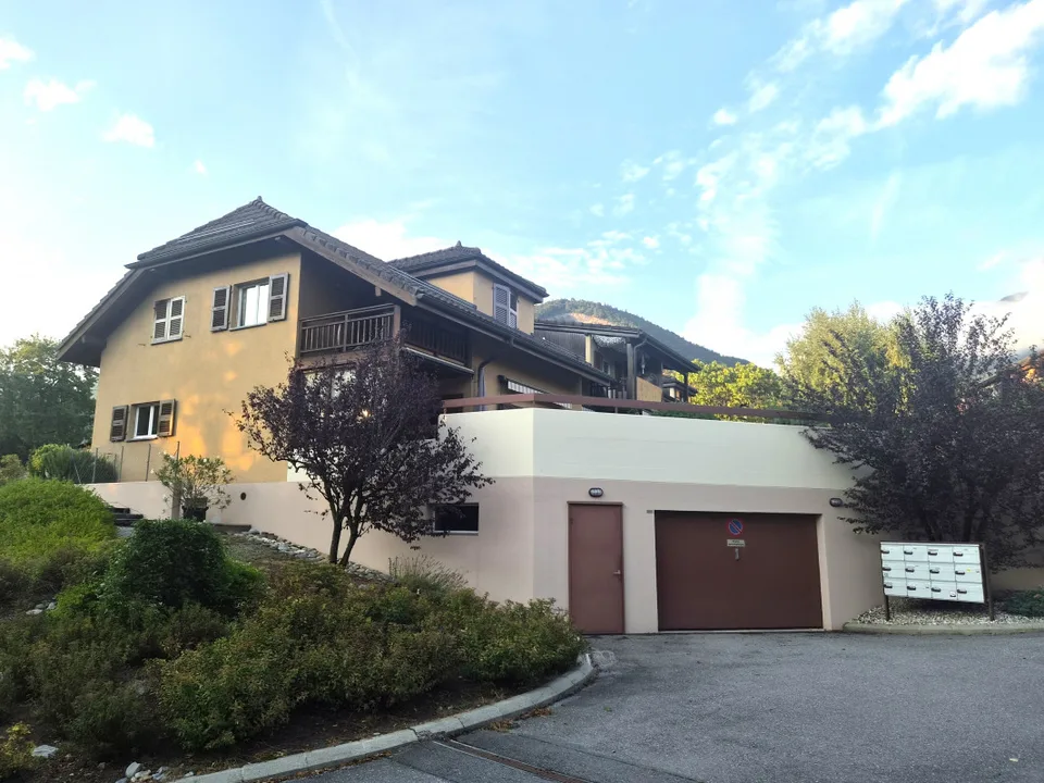 Casa a schiera di 4,5 locali, pannelli solari, con terrazza e garage – foto 2 di 26