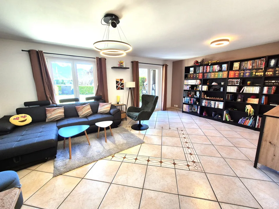 Casa a schiera di 4,5 locali, pannelli solari, con terrazza e garage – foto 9 di 26