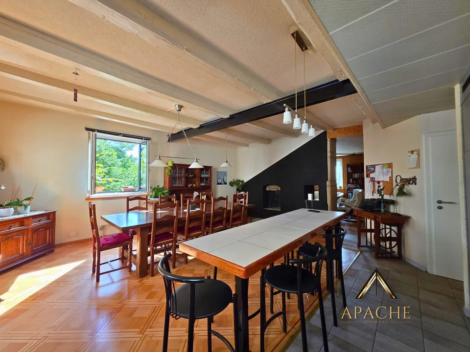 Ein Apartment mit Charakter und großzügigen Räumen – Foto 2 von 22