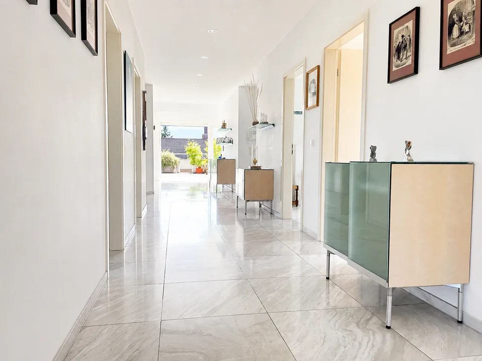 Penthouse de 5½ pièces - architecture unique, beaucoup de lumière, terrasse sur le toit spectaculaire dans le village de Riehen – photo 8 sur 9