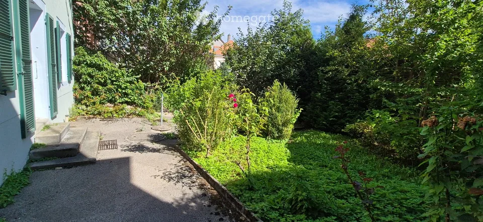 App. 2 Zimmer hell mit einem ca. 50m2 großen Garten