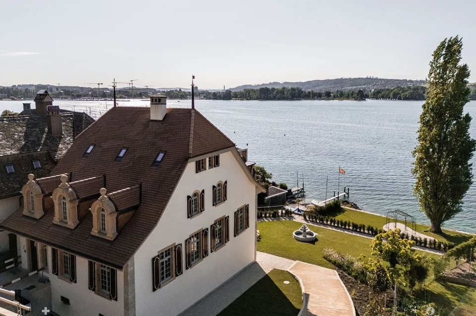 Einzigartige Villa mit direktem Seeanstoss – Foto 3 von 15