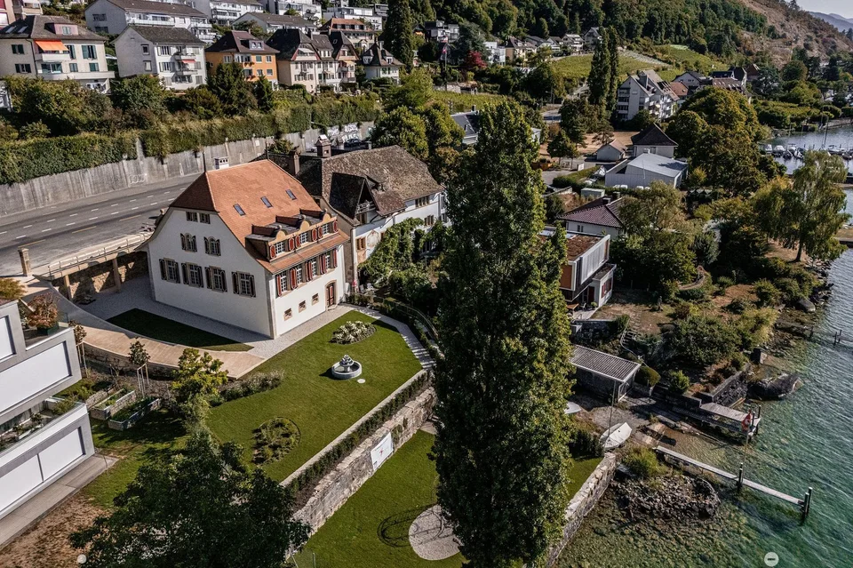 Einzigartige Villa mit direktem Seeanstoss – Foto 2 von 15