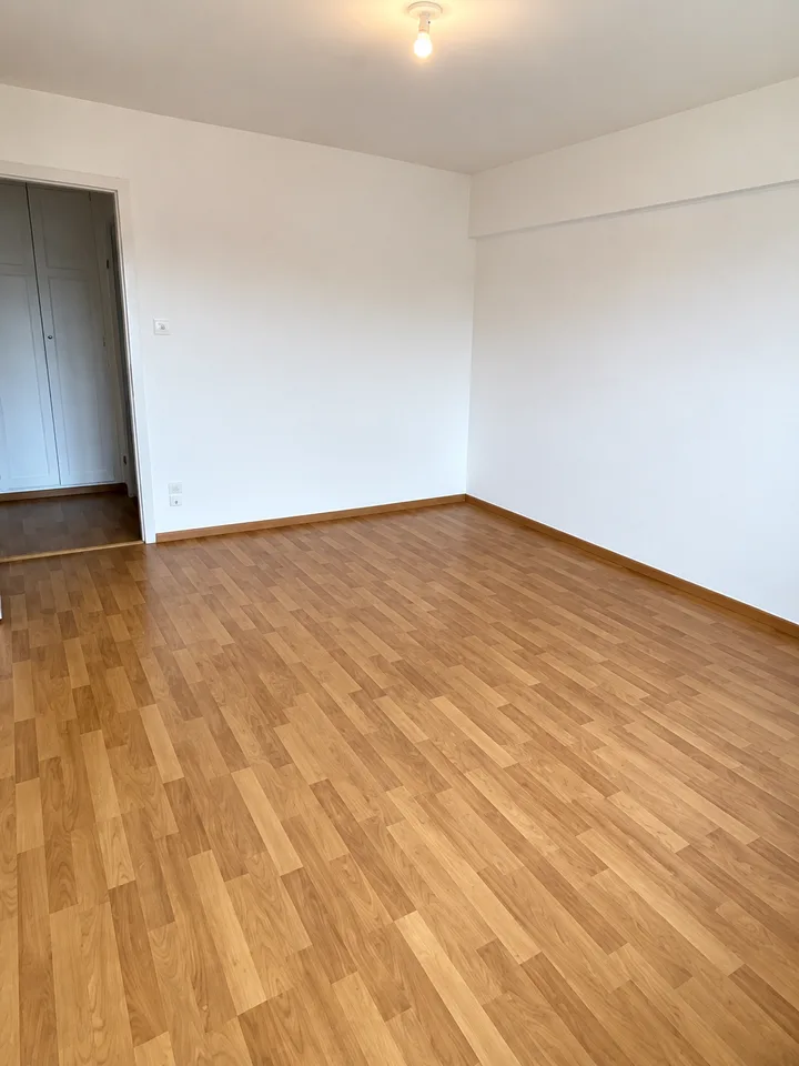 Appartamento affascinante di 2.5 locali a La Chaux-de-Fonds - 1 mese di affitto OFFERTO – foto 5 di 8