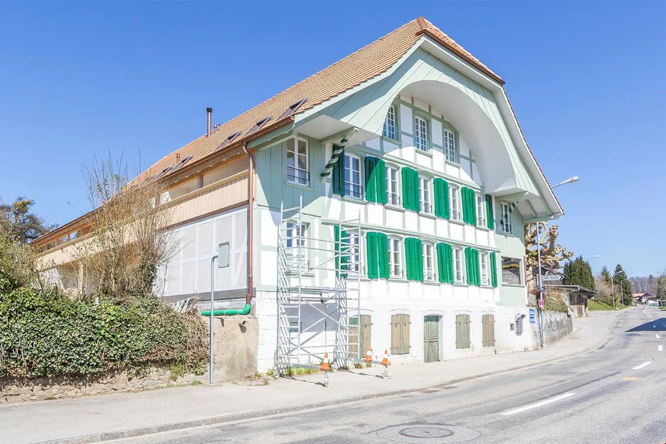 Habitation moderne à la campagne