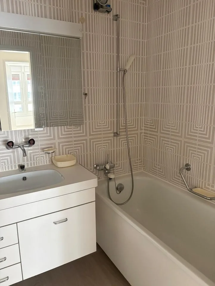 Charming 3.5-room apartment on the 8th floor