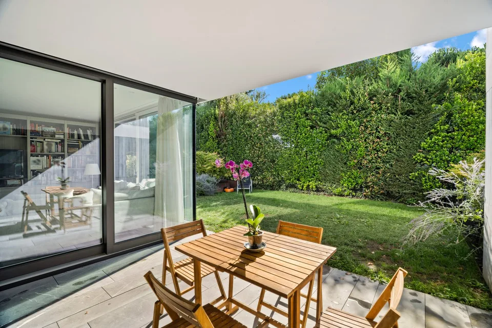 COLOGNY - Charming contemporary villa – photo 3 of 36