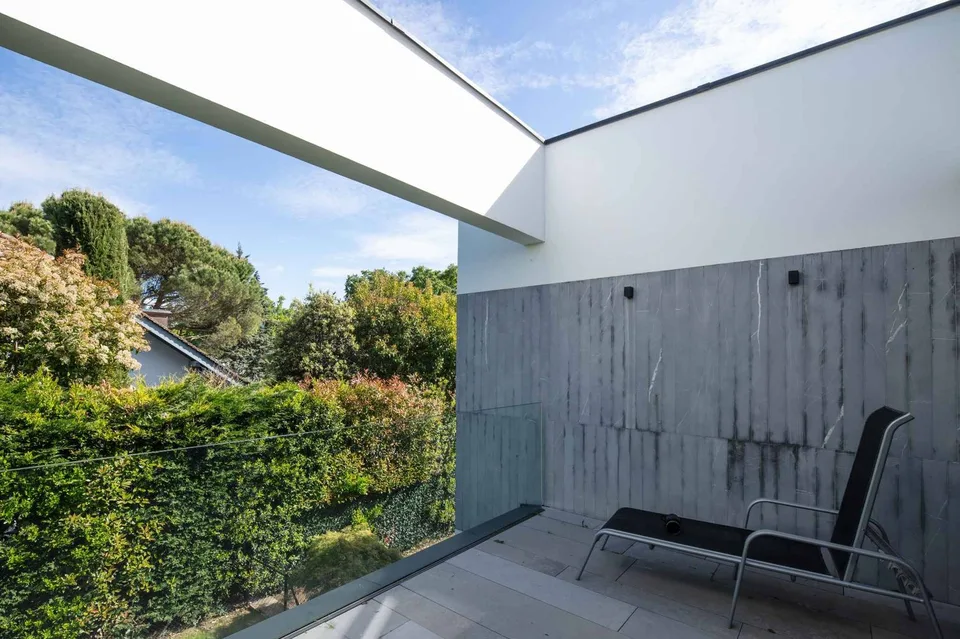 COLOGNY - Charming contemporary villa – photo 35 of 36