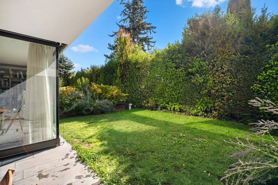 COLOGNY - Charming contemporary villa – photo 2 of 36