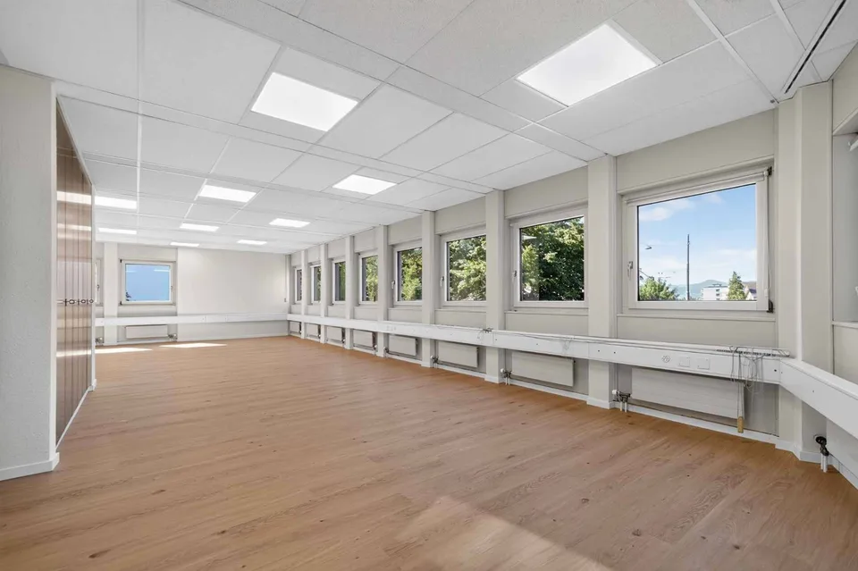 Votre futur bureau-cabinet dans un espace rénové aux portes de Pully – Foto 8 von 12