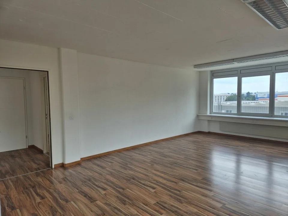 Büros in Gewerbehaus – Foto 7 von 8
