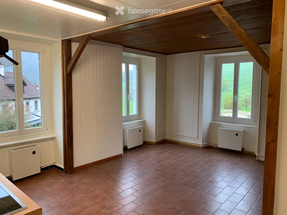 Wohnung mit 3,5 Zimmern in kleinem Gebäude – Foto 2 von 5