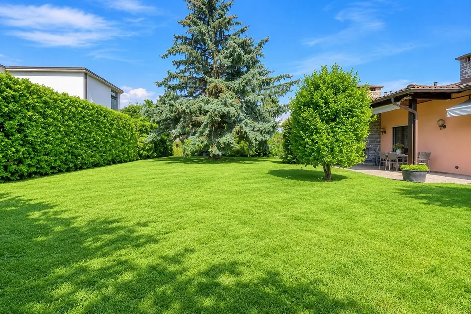 Spazioso appartamento con grande giardino in zona tranquilla