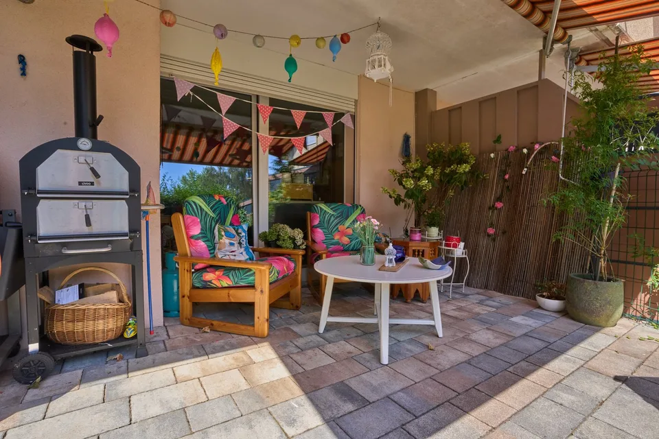 Bôle, appartamento di 5.5 locali con giardino privato – foto 5 di 12
