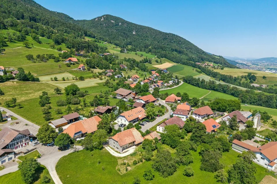 Bauernhaus mit Weitsicht und grosser Parzelle. – Foto 6 von 21