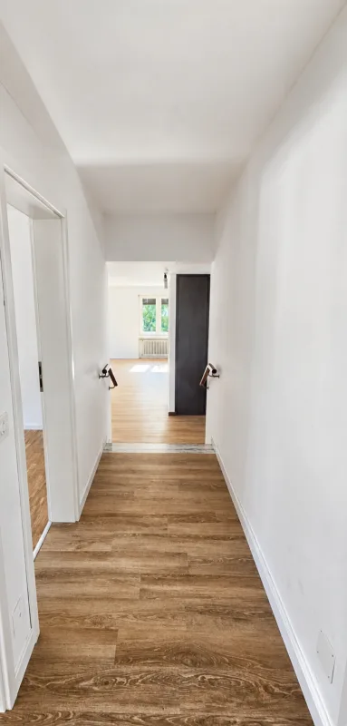 Schönes Einfamilienhaus mit privatem Garten – Foto 5 von 12