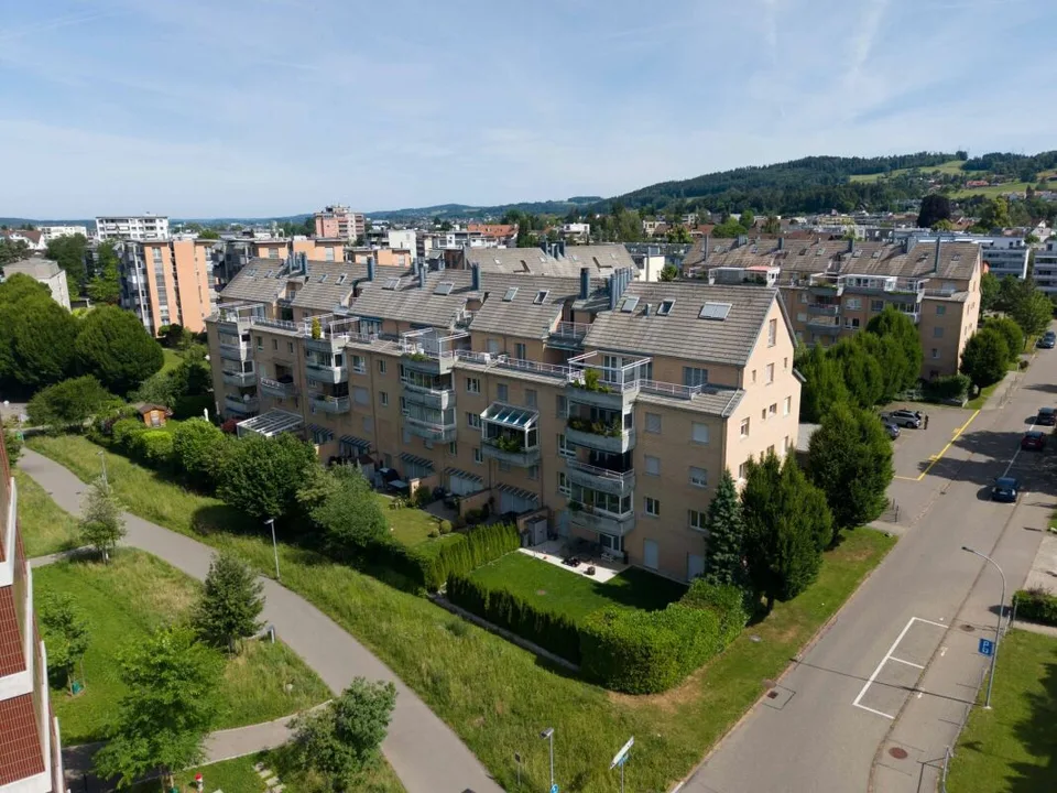 Appartement spacieux 4.5 pièces - calme, lumineux et avec vue sur le vert. – photo 2 sur 26