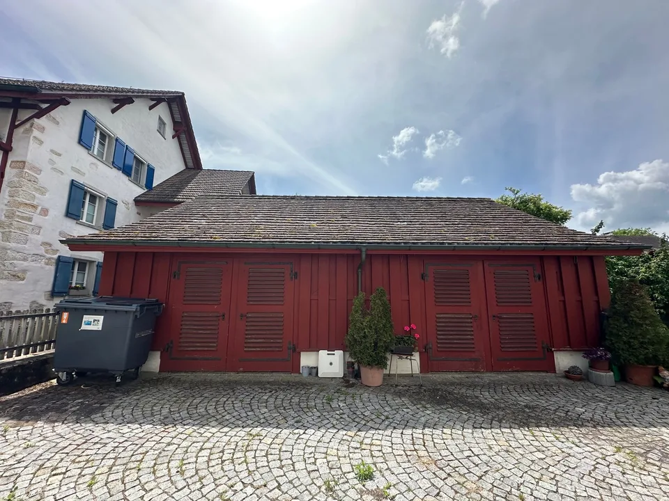 Wohnhaus (9 Wohnungen), Baujahr 1720 (Umbau 1921/22), unter Denkmalschutz, mit Schopf und Garten – Foto 4 von 21