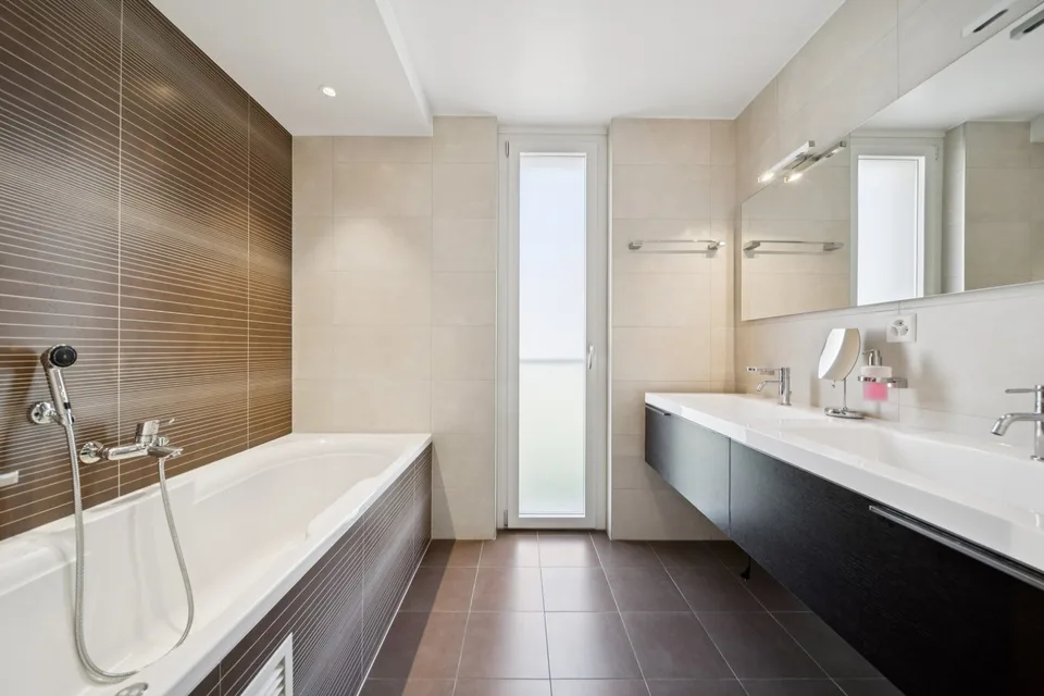 Appartement von Ausnahme mit Panoramablick auf den See – Foto 10 von 26