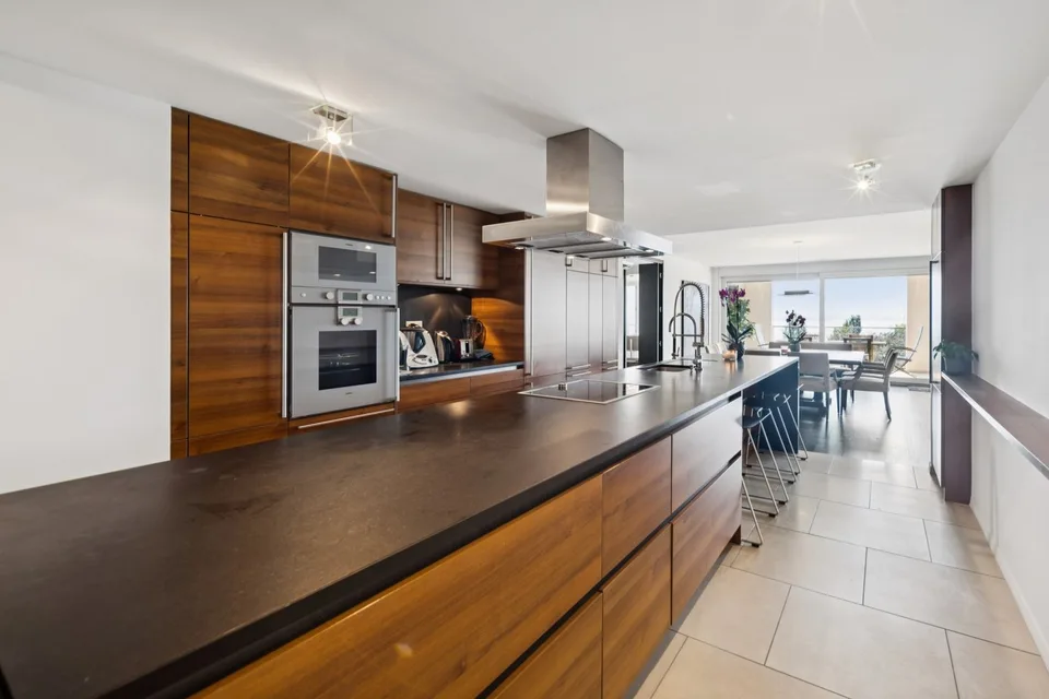 Appartement von Ausnahme mit Panoramablick auf den See – Foto 8 von 26