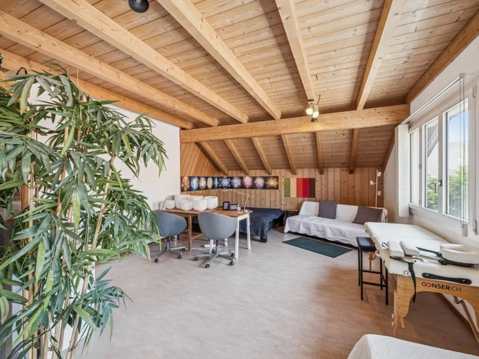 Maison à appartements avec locaux commerciaux, garages - Investissement locatif polyvalent avec potentiel de développement. Copie – photo 10 sur 30