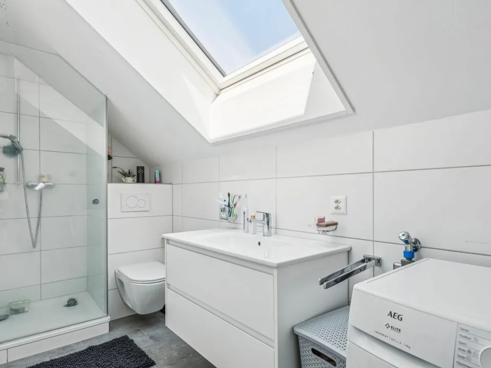 Maison à appartements avec locaux commerciaux, garages - Investissement locatif polyvalent avec potentiel de développement. Copie – photo 21 sur 30