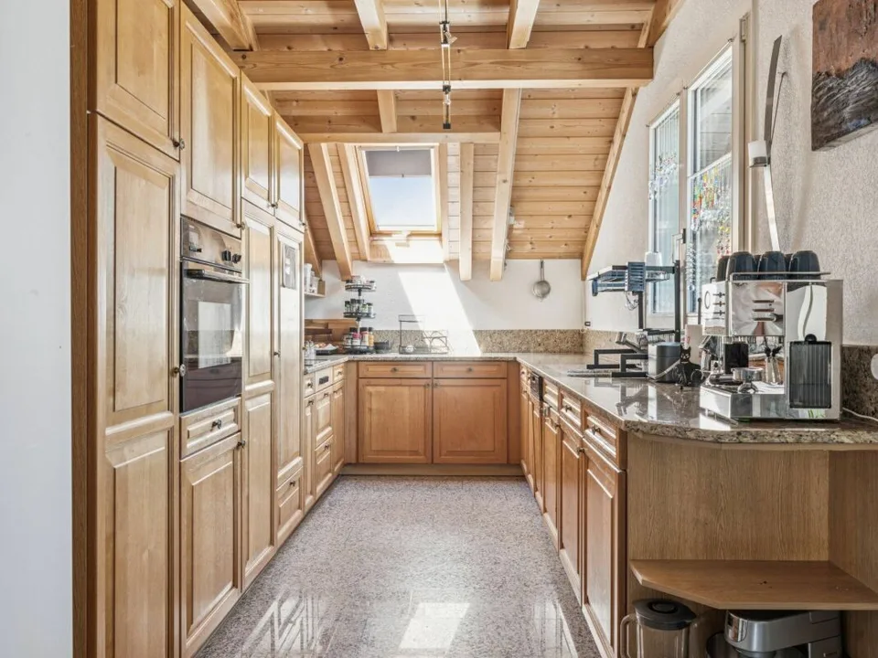 Maison à appartements avec locaux commerciaux, garages - Investissement locatif polyvalent avec potentiel de développement. Copie – photo 7 sur 30