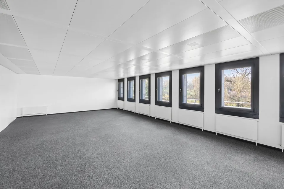 Spazi ufficiali attraenti e flessibili direttamente alla stazione di Stettbach! – foto 12 di 13