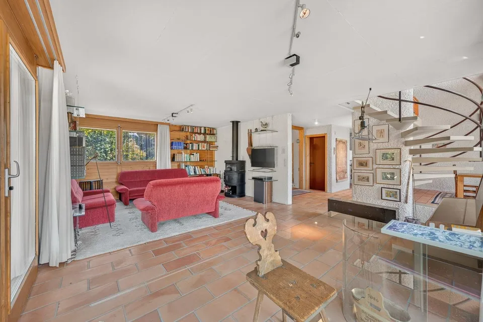 Villa mit 6,5 Zimmern und sehr großem Garten – Foto 4 von 12