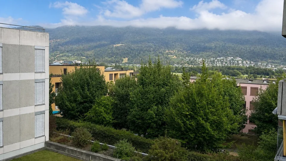 Spacious 5-room apartment with a great view in Ipsach – photo 10 of 11