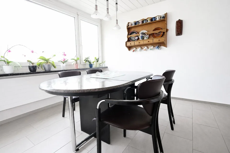 Spacious 5-room apartment with a great view in Ipsach – photo 5 of 11
