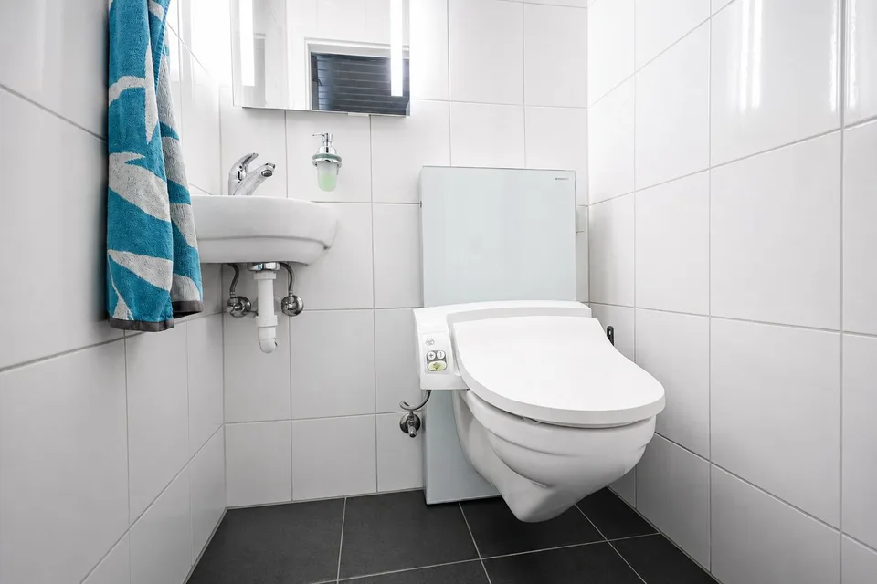Spacious 5-room apartment with a great view in Ipsach – photo 9 of 11