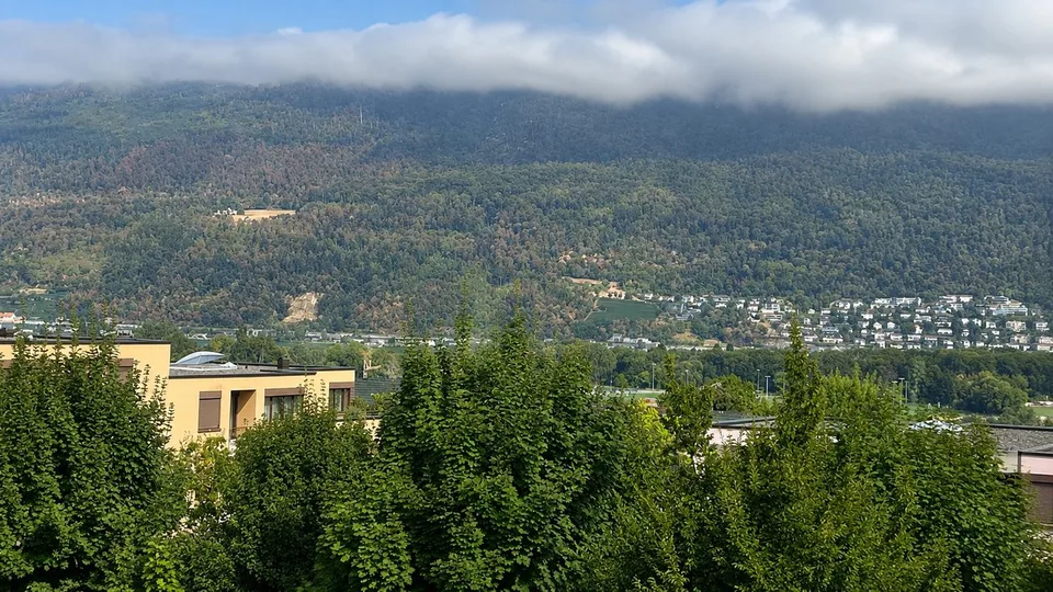 Spacious 5-room apartment with a great view in Ipsach – photo 11 of 11