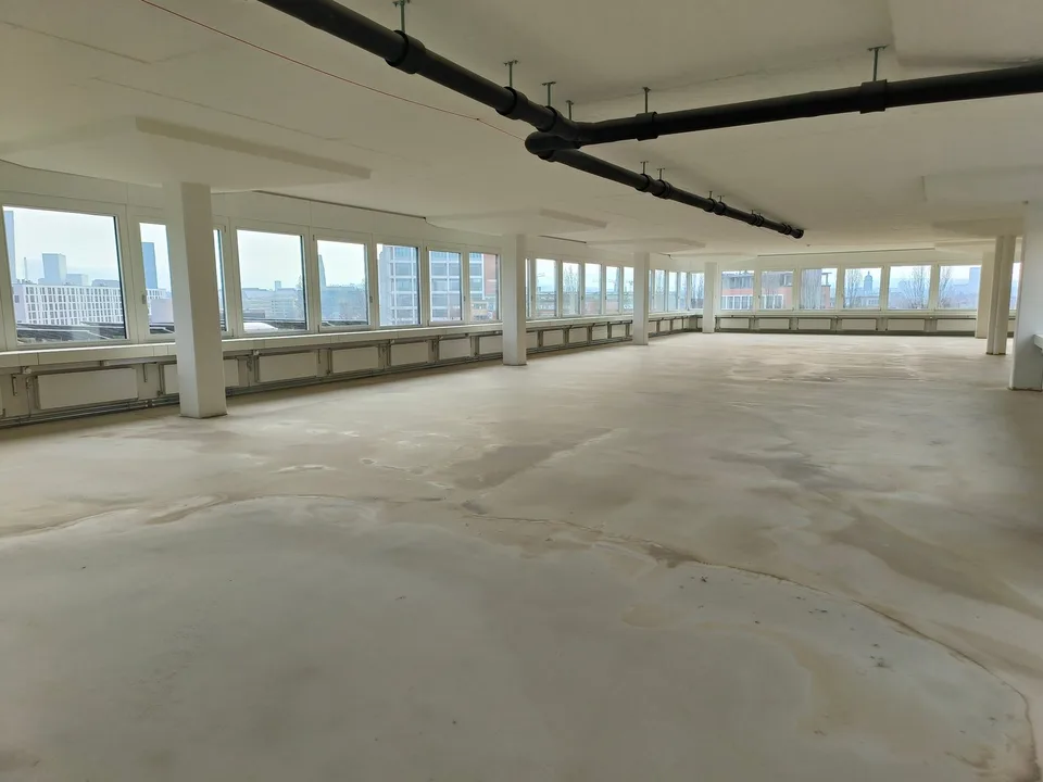 Versatile commercial spaces for technology, research, and production in Basel – photo 13 of 16
