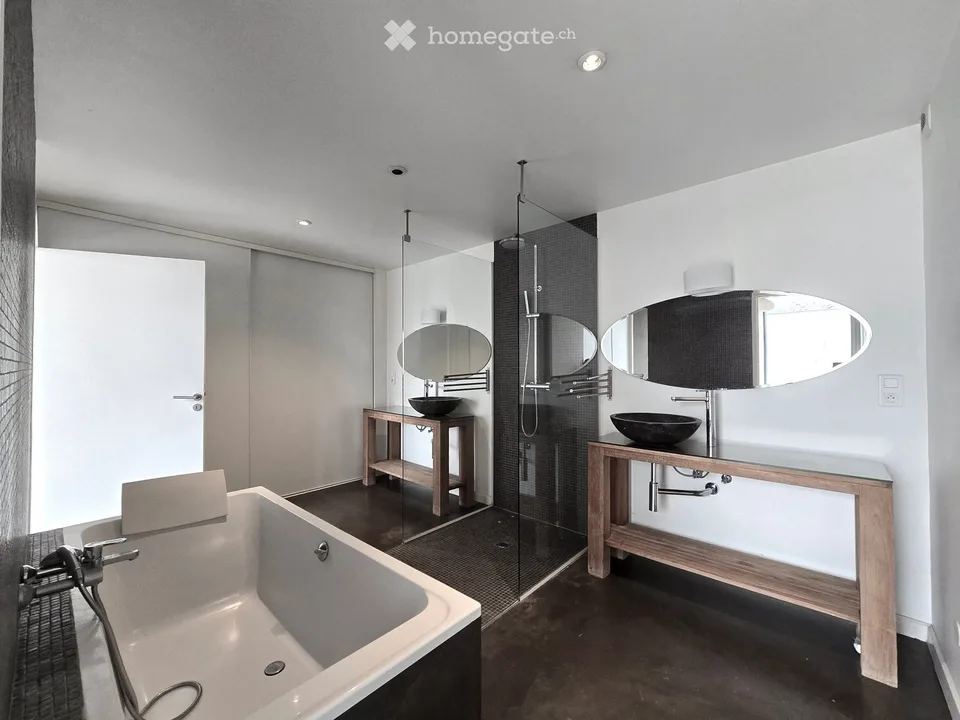 Moderne Haus - Kaution oder möblierte Untervermietung