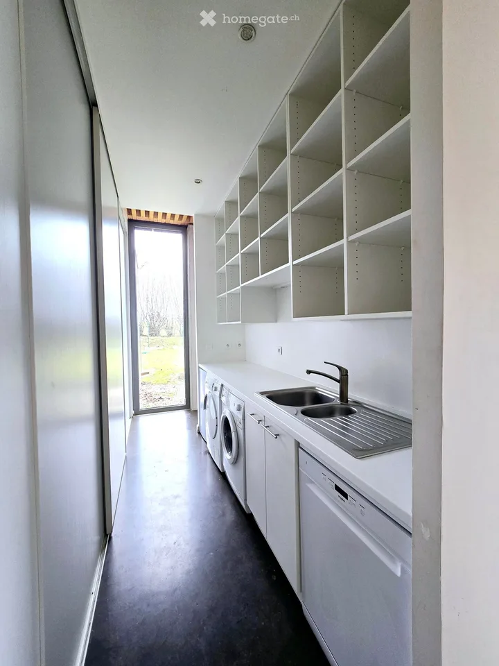 Moderne Haus - Kaution oder möblierte Untervermietung
