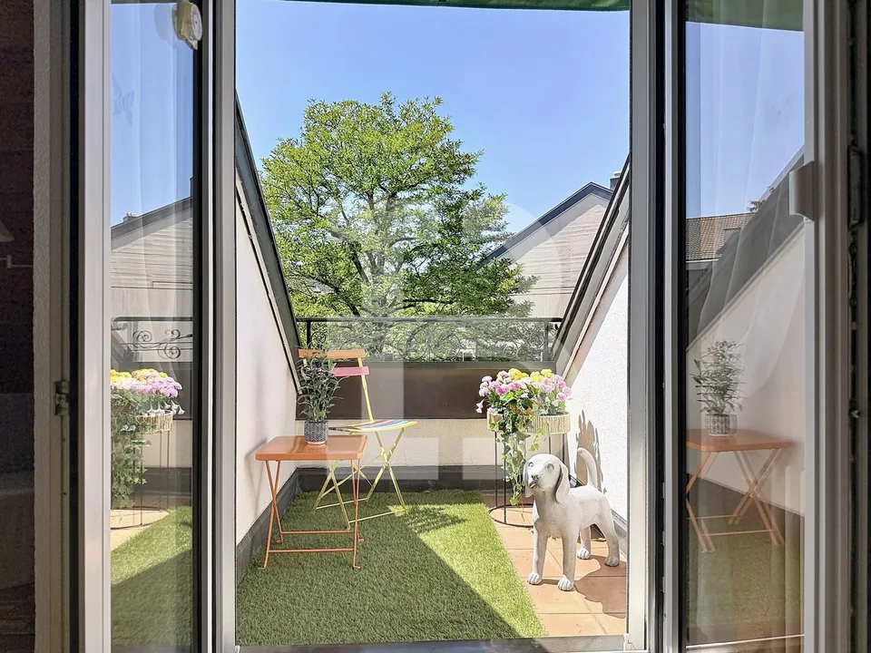 Charmant duplex en attique avec deux chambres – Foto 4 von 9