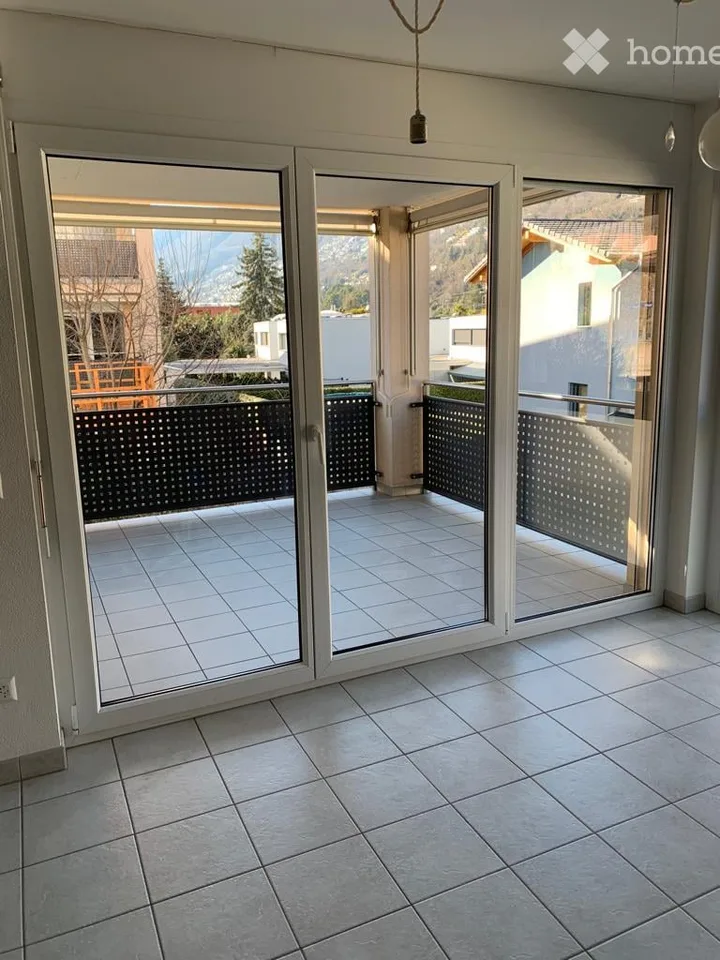 Bright 2-room apartment with balcony in Tenero