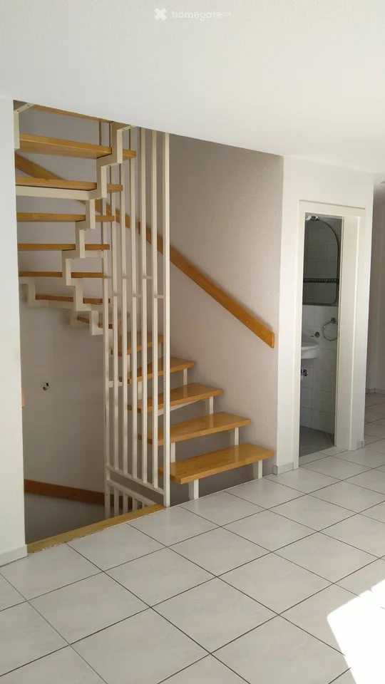 Maison mitoyenne de 4,5 pièces confortable avec petit jardin
