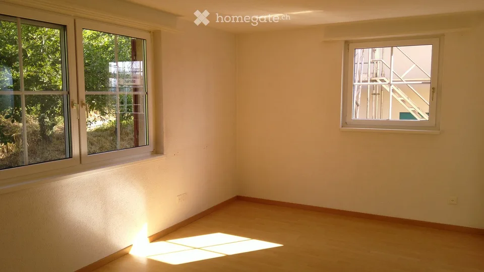 Maison mitoyenne de 4,5 pièces confortable avec petit jardin