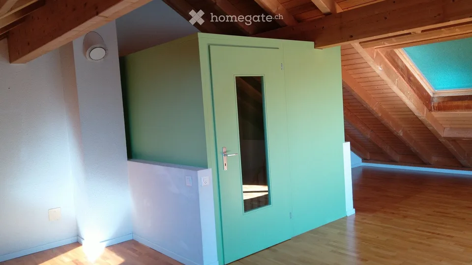 Maison mitoyenne de 4,5 pièces confortable avec petit jardin