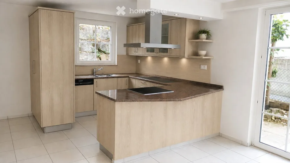 Maison mitoyenne de 4,5 pièces confortable avec petit jardin