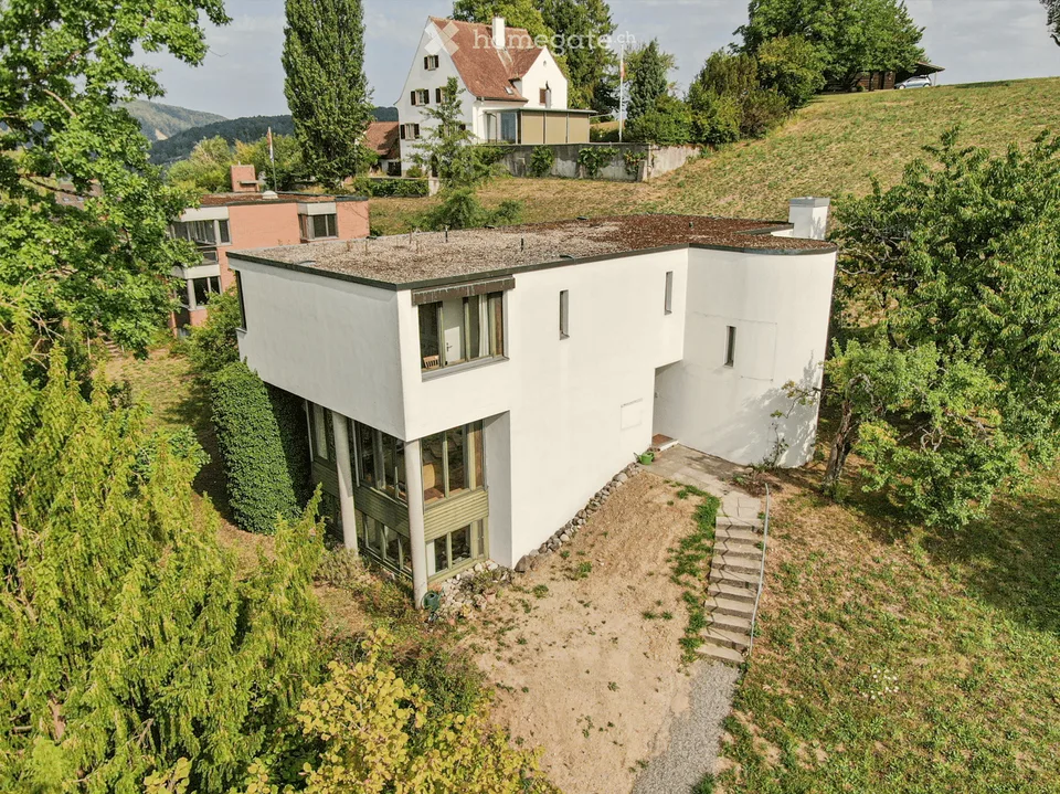 *Réservé* 185 m² d'architecture raffinée rencontrent 848 m² de joie de vivre – photo 2 sur 8