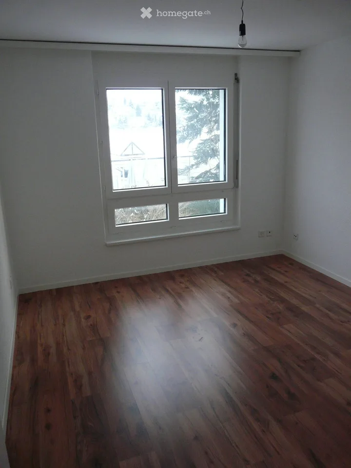 Helle 4.5-Zimmer-Eigentumswohnung mit Balkon und Garage in Embrach