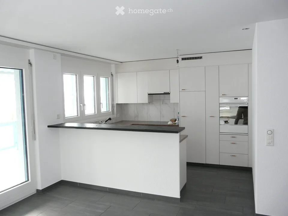 Helle 4.5-Zimmer-Eigentumswohnung mit Balkon und Garage in Embrach